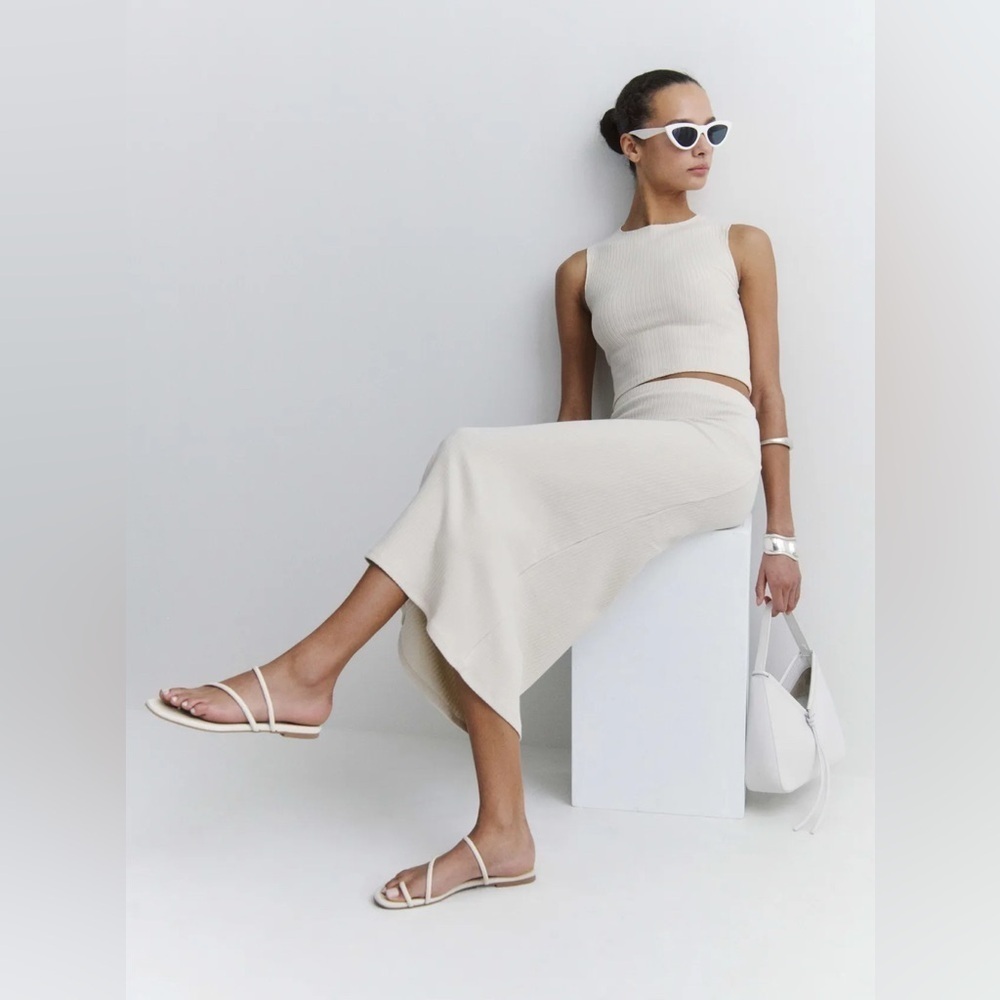 NEW Lemonade White Strappy Flip Flop Sandals w/ Minimalist Gold Accent Toe Ring